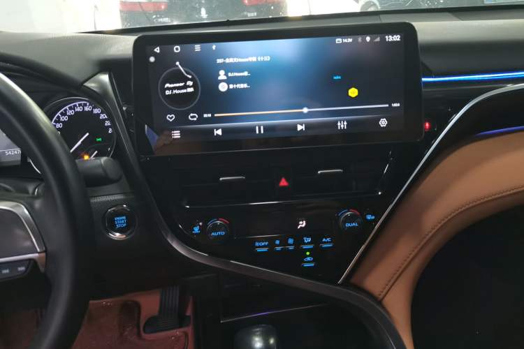 Used Toyota Camry 2022 2.0GVP Premier Edition Audio And AC Panel