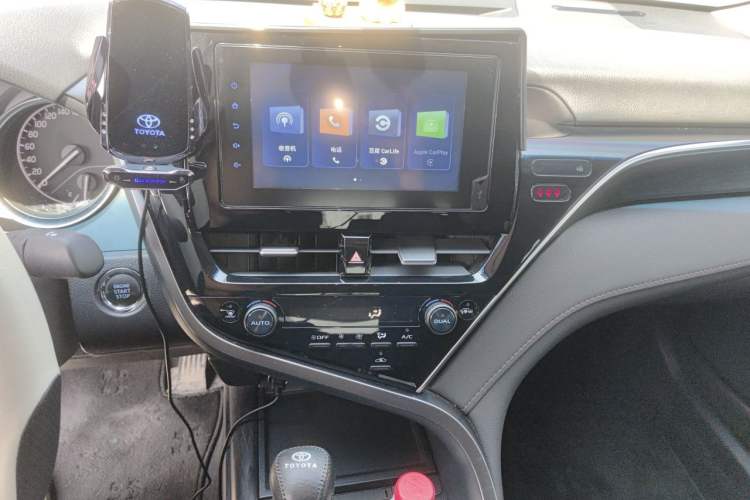 Used Toyota Camry 2022 2.0GVP Premier Edition Audio And AC Panel