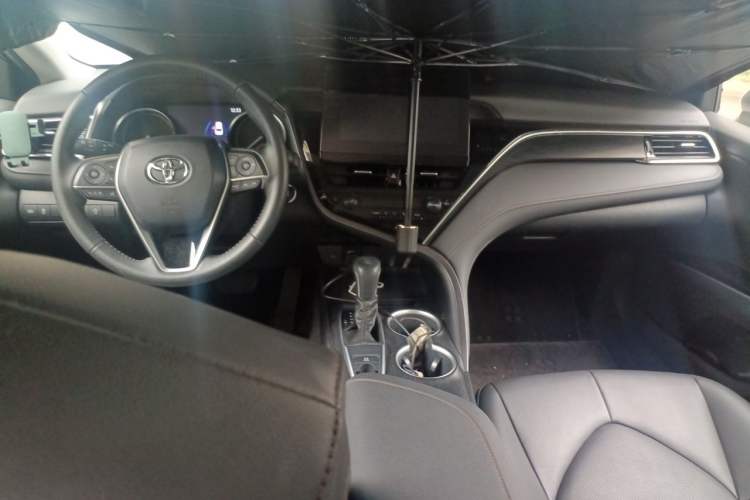 Used Toyota Camry 2022 2.0GVP Premier Edition Center Console