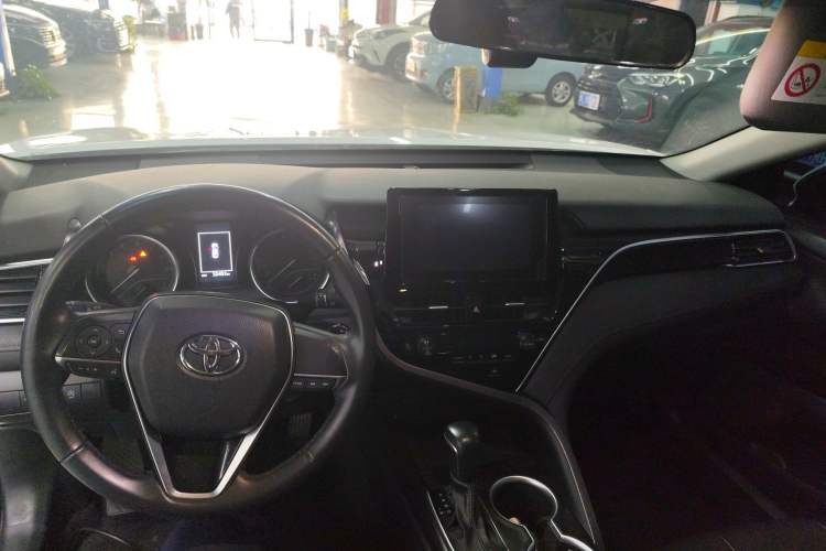 Used Toyota Camry 2022 2.0GVP Premier Edition Center Console