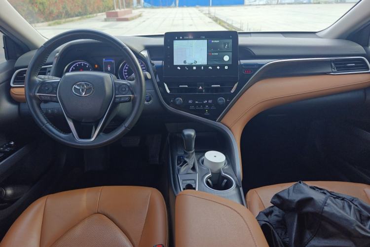 Used Toyota Camry 2022 2.0GVP Premier Edition Center Console