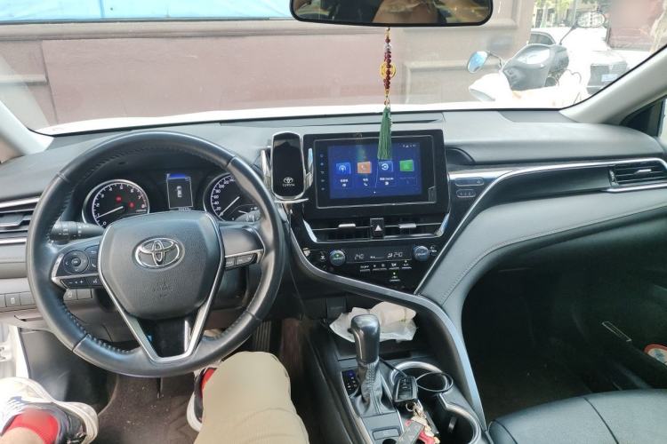 Used Toyota Camry 2022 2.0GVP Premier Edition Center Console