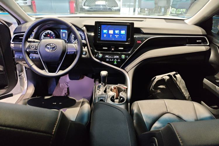 Used Toyota Camry 2022 2.0GVP Premier Edition Center Console