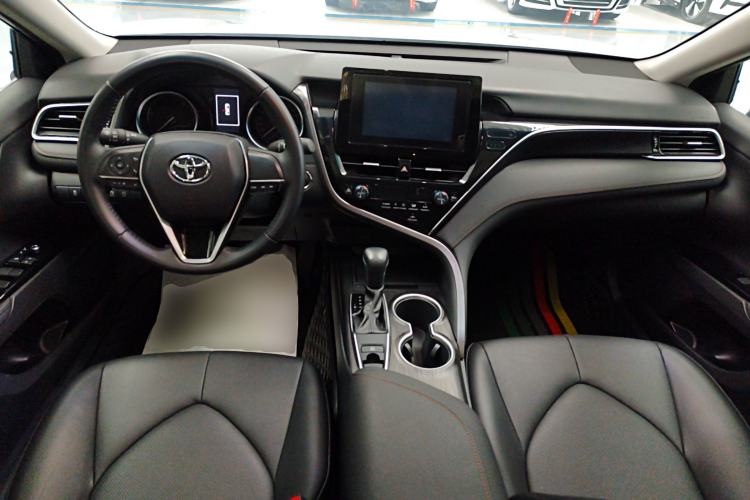 Used Toyota Camry 2022 2.0GVP Premier Edition Center Console
