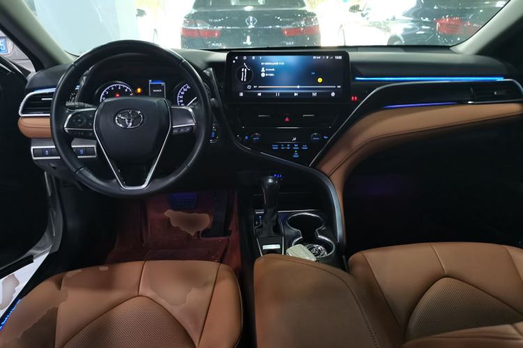 Used Toyota Camry 2022 2.0GVP Premier Edition Center Console