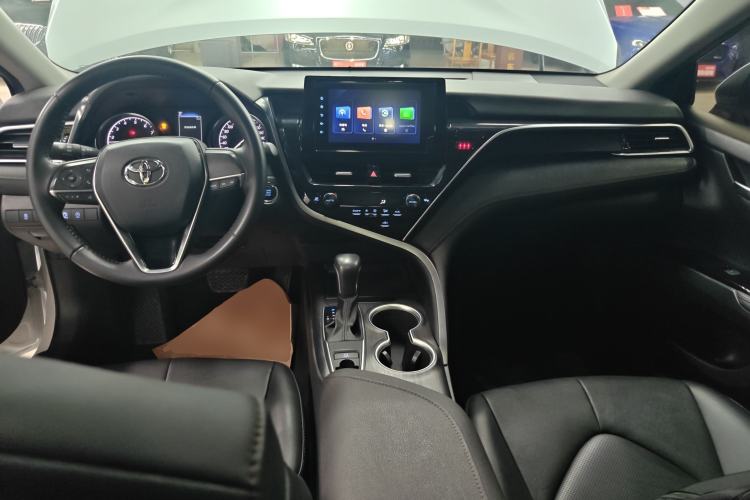 Used Toyota Camry 2022 2.0GVP Premier Edition Center Console