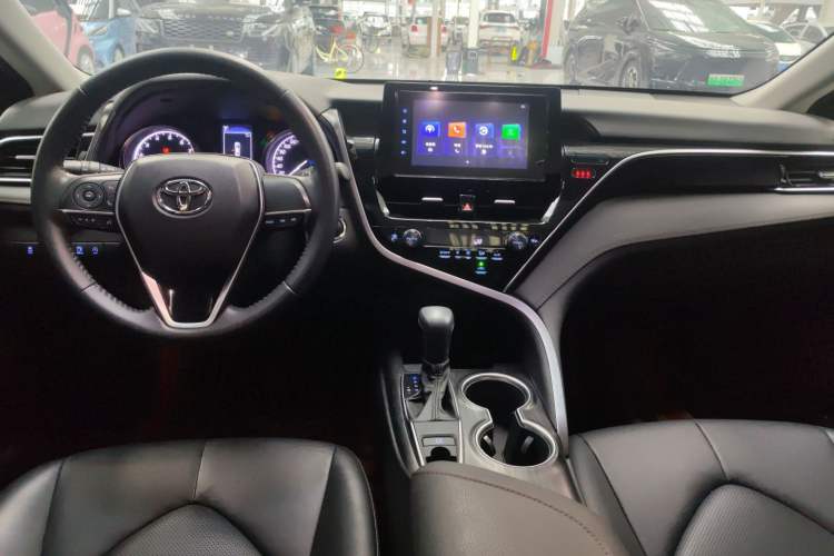 Used Toyota Camry 2022 2.0GVP Premier Edition Center Console