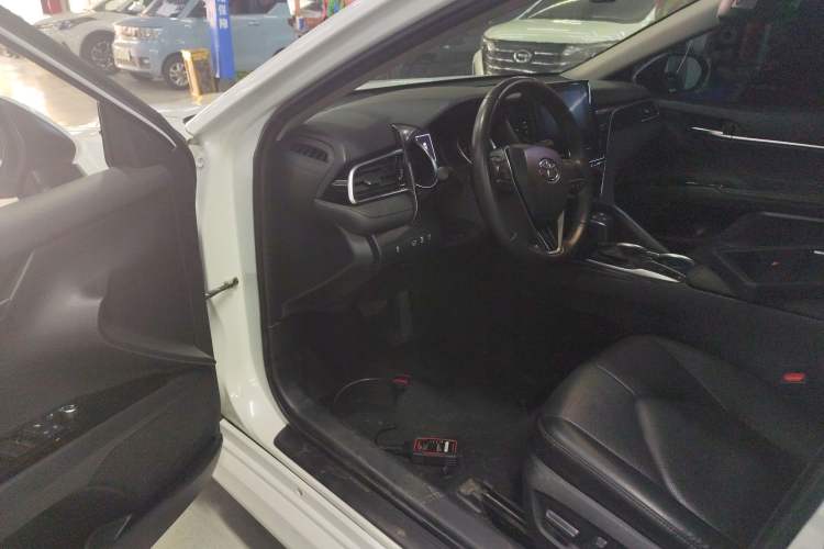 Used Toyota Camry 2022 2.0GVP Premier Edition Driver Seat