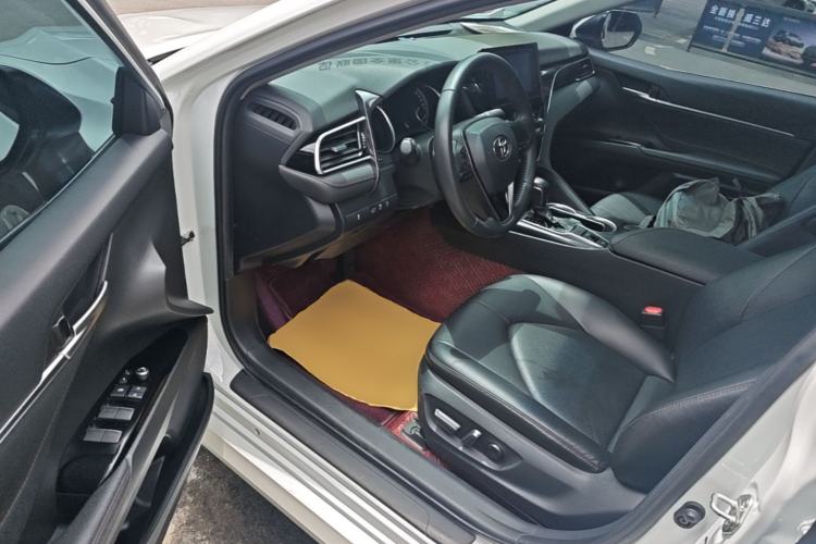 Used Toyota Camry 2022 2.0GVP Premier Edition Driver Seat