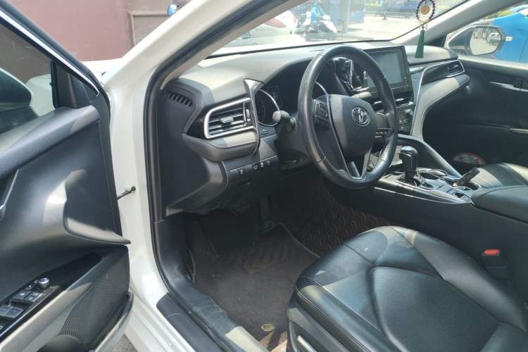 Used Toyota Camry 2022 2.0GVP Premier Edition Driver Seat