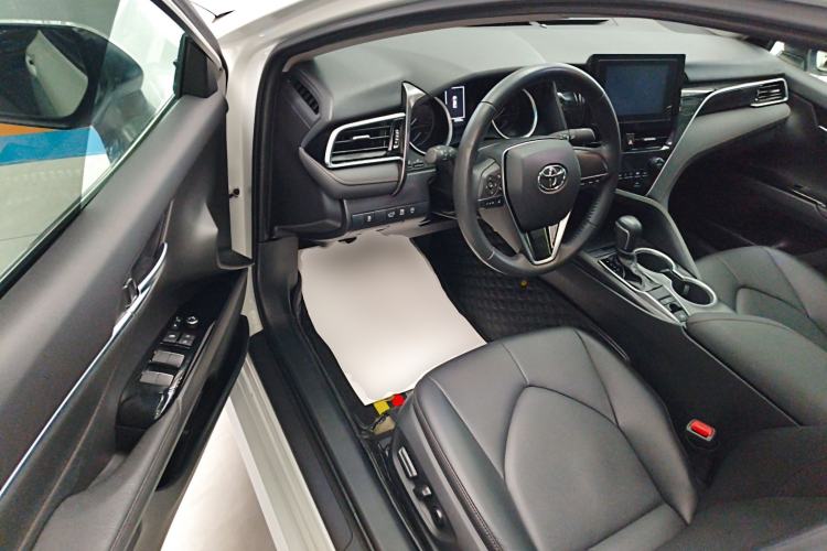 Used Toyota Camry 2022 2.0GVP Premier Edition Driver Seat