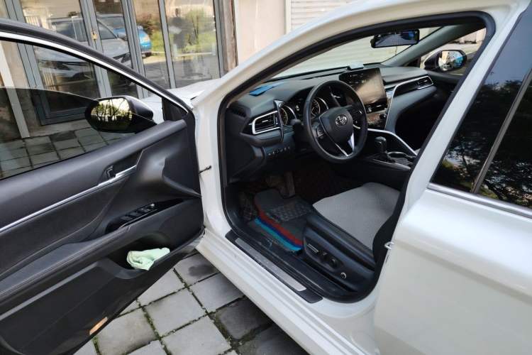 Used Toyota Camry 2022 2.0GVP Premier Edition Driver Seat