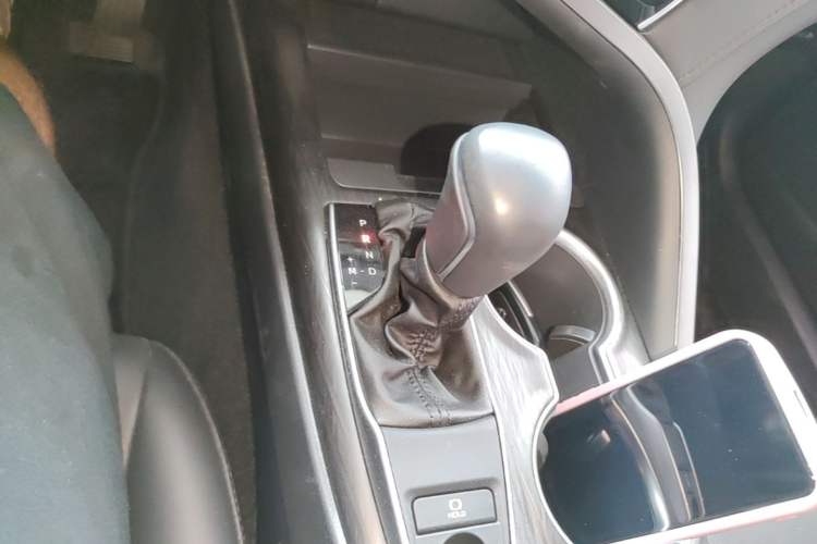 Used Toyota Camry 2022 2.0GVP Premier Edition Gear Lever