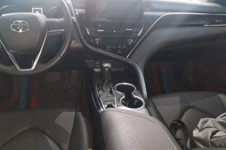 Used Toyota Camry 2022 2.0GVP Premier Edition Gear Lever