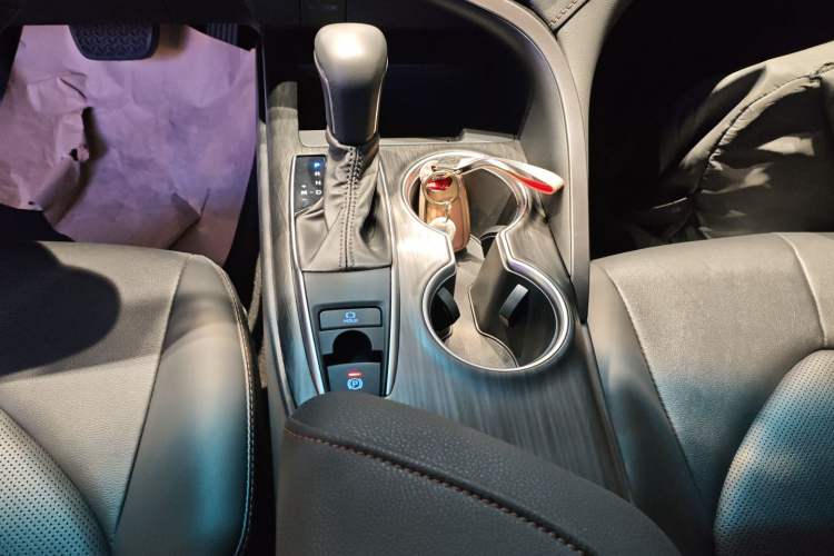 Used Toyota Camry 2022 2.0GVP Premier Edition Gear Lever