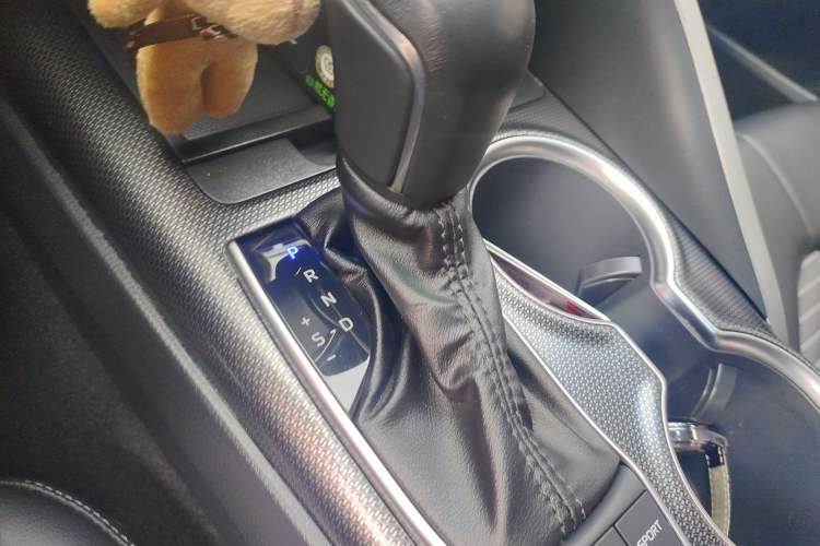 Used Toyota Camry 2022 2.5S Knight Edition Gear Lever