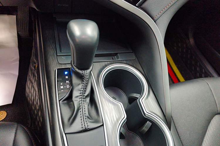 Used Toyota Camry 2022 2.0GVP Premier Edition Gear Lever