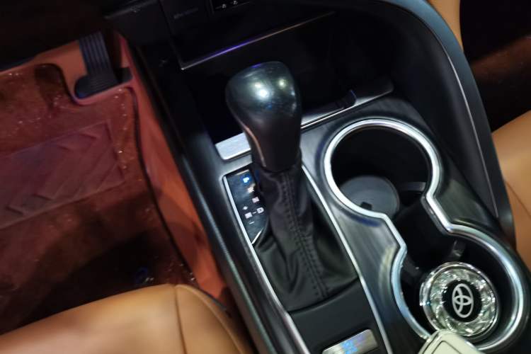 Used Toyota Camry 2022 2.0GVP Premier Edition Gear Lever