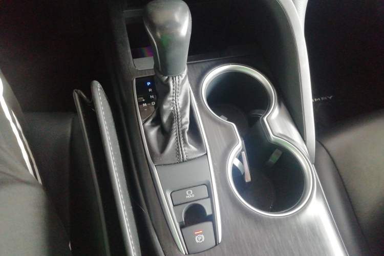 Used Toyota Camry 2022 2.0GVP Premier Edition Gear Lever