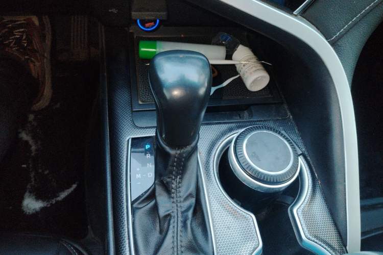Used Toyota Camry 2022 2.0S Knight Edition Gear Lever