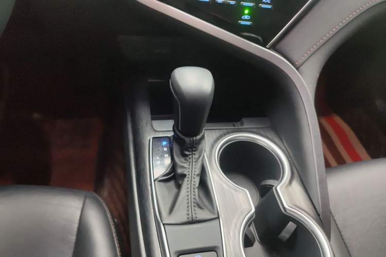 Used Toyota Camry 2022 2.0GVP Premier Edition Gear Lever