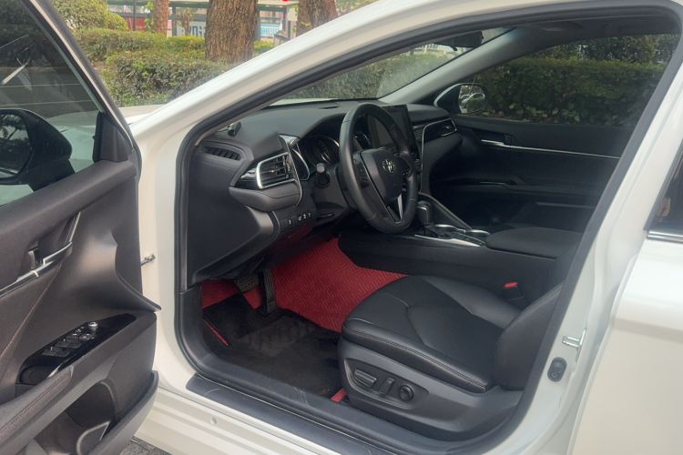 Used Toyota Camry 2022 2.0GVP Premier Edition Interior 1