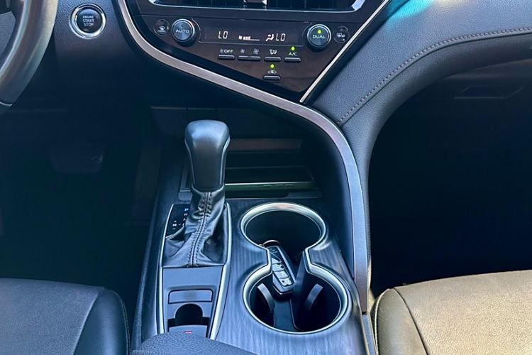 Used Toyota Camry 2022 2.0GVP Premier Edition Interior 3