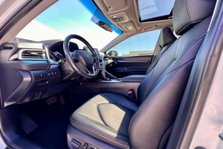 Used Toyota Camry 2022 2.0GVP Premier Edition Interior 4