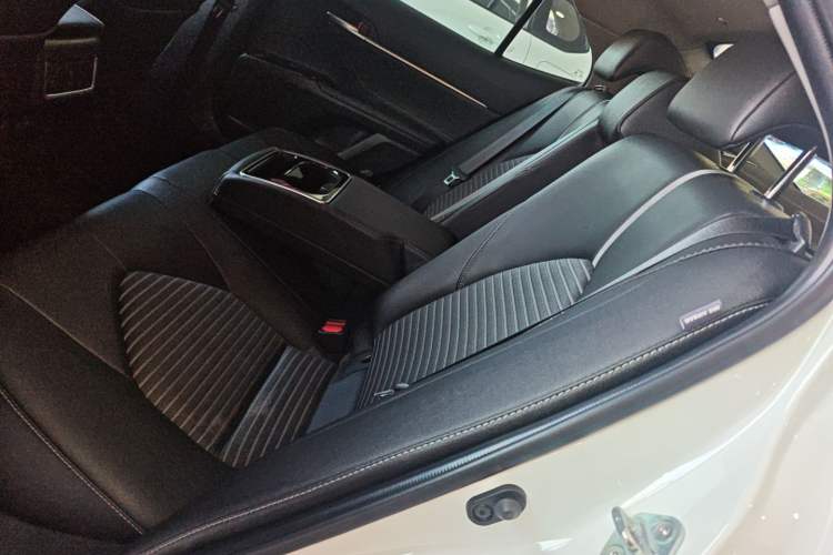 Used Toyota Camry 2022 2.5S Knight Edition Interior 4