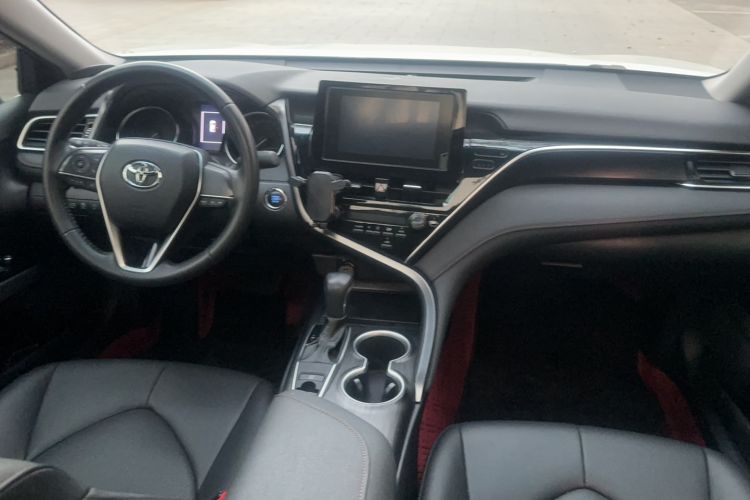 Used Toyota Camry 2022 2.0GVP Premier Edition Interior 5