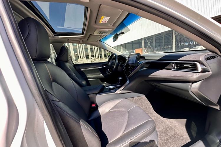 Used Toyota Camry 2022 2.0GVP Premier Edition Interior 6