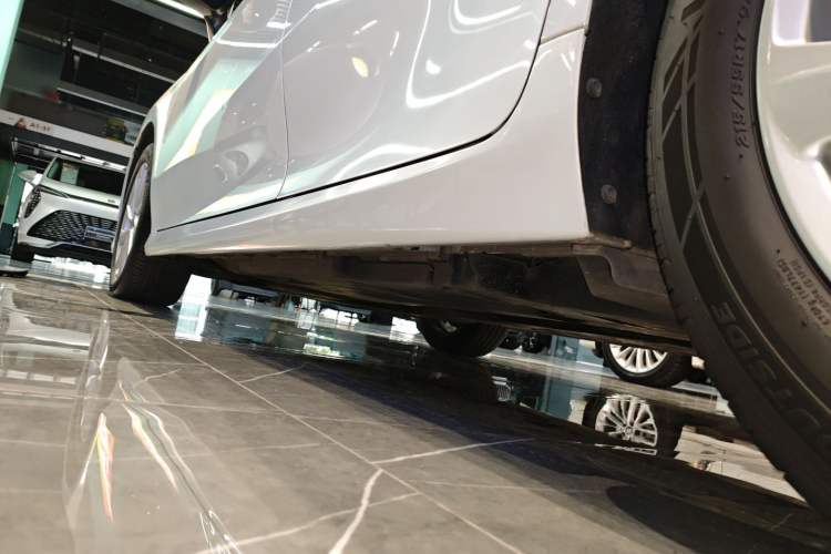 Used Toyota Camry 2022 2.0GVP Premier Edition Left Side Sill