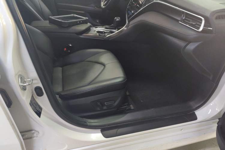Used Toyota Camry 2022 2.0GVP Premier Edition Right Front Seat