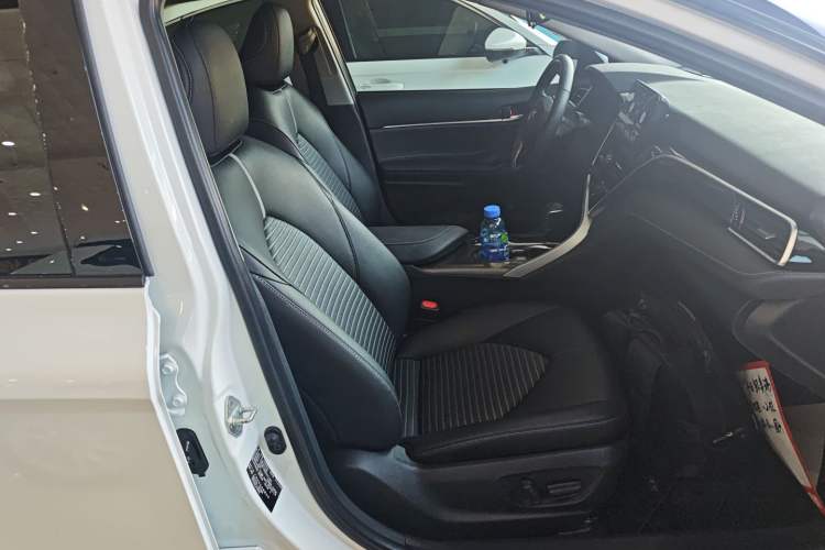 Used Toyota Camry 2022 2.5S Knight Edition Right Front Seat