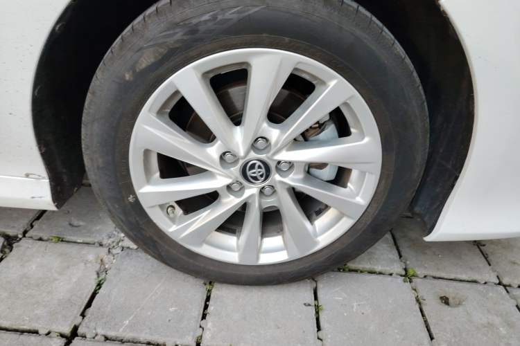 Used Toyota Camry 2022 2.0GVP Premier Edition Right Front Wheel Hub