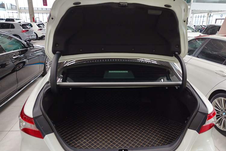 Used Toyota Camry 2022 2.0GVP Premier Edition Trunk
