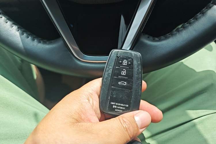 Used Toyota Camry 2022 2.0GVP Premier Edition Vehicle Key