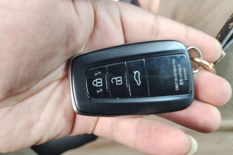 Used Toyota Camry 2022 2.0GVP Premier Edition Vehicle Key