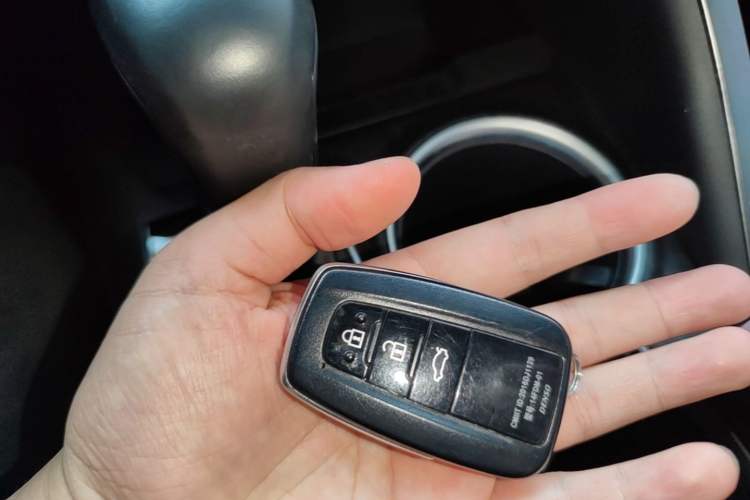 Used Toyota Camry 2022 2.0GVP Premier Edition Vehicle Key