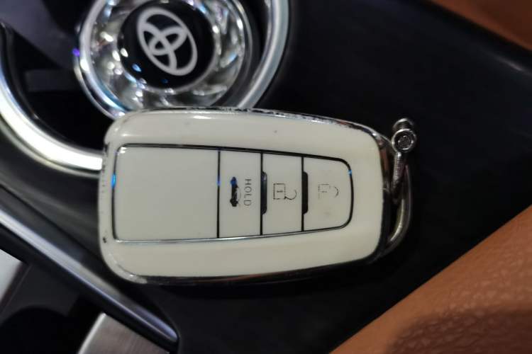 Used Toyota Camry 2022 2.0GVP Premier Edition Vehicle Key