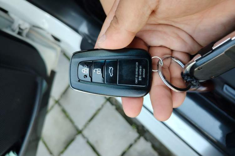 Used Toyota Camry 2022 2.0GVP Premier Edition Vehicle Key