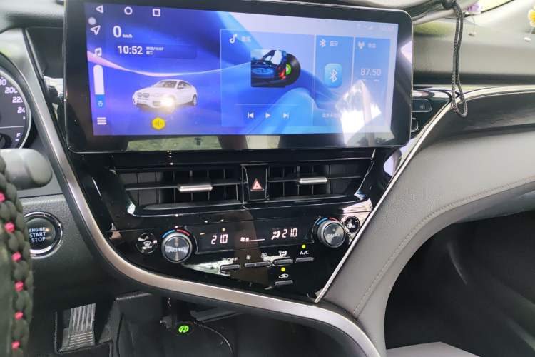 Used Toyota Camry 2022 2.0GVP Premier Edition Audio And AC Panel