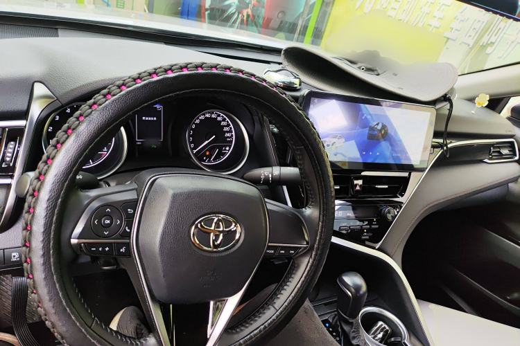 Used Toyota Camry 2022 2.0GVP Premier Edition Center Console