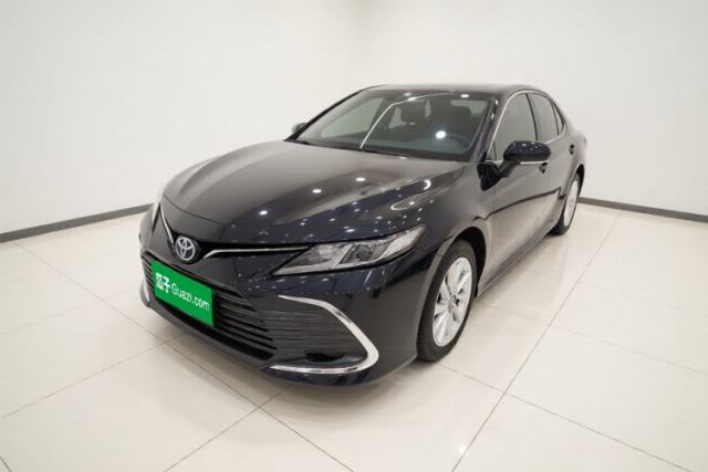 Ojetý Toyota Camry 2023 Dual-Motor 2.5 HGVP Leading Edition