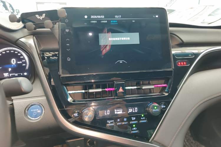 Used Toyota Camry 2023 Dual-Motor 2.5HG Luxury Edition Audio And AC Panel