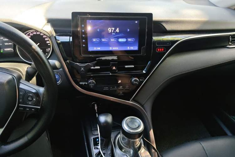 Used Toyota Camry 2023 Dual-Motor 2.5 HGVP Leading Edition Audio And AC Panel
