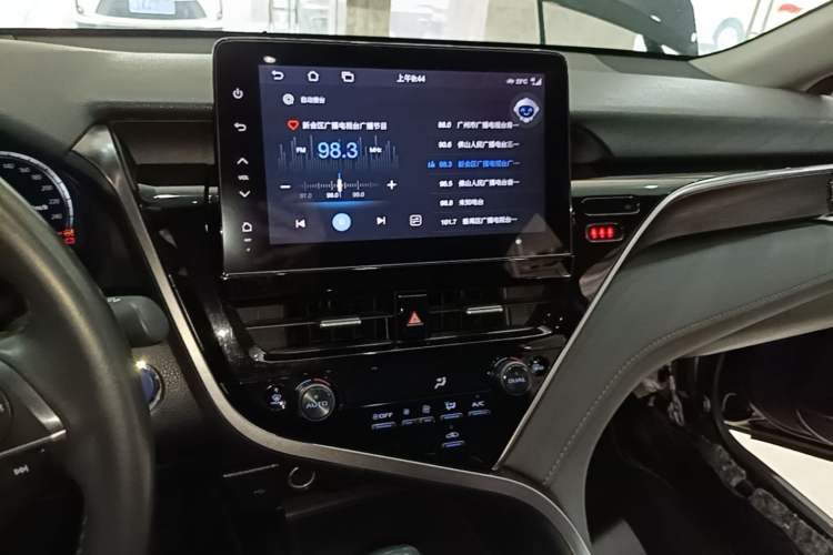 Used Toyota Camry 2023 Dual-Motor 2.5HG Luxury Edition Audio And AC Panel