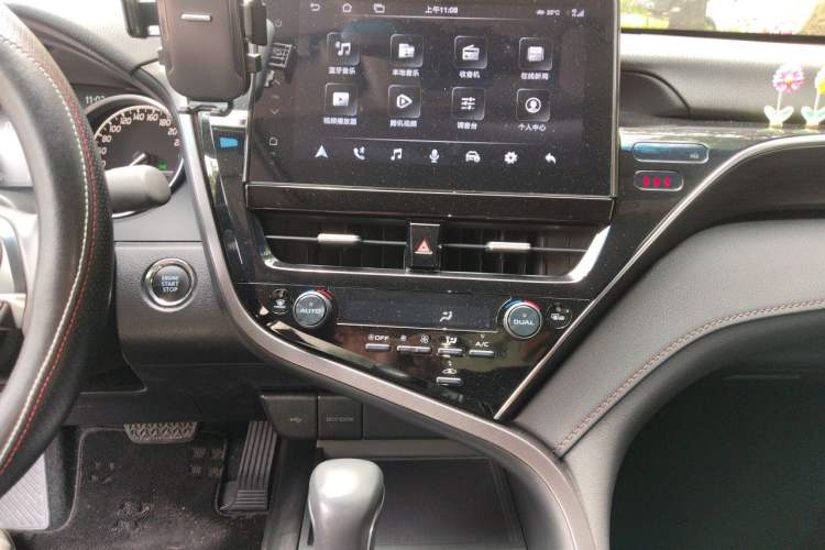 Used Toyota Camry 2023 2.0G Luxury Edition Audio And AC Panel