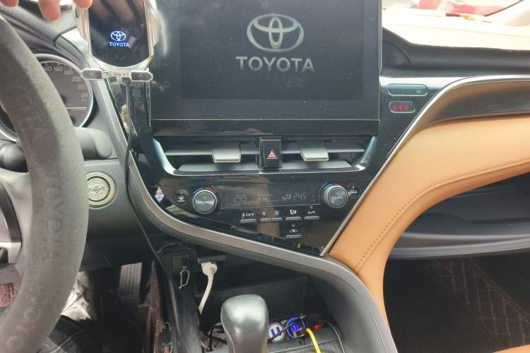 Used Toyota Camry 2023 2.0G Luxury Edition Audio And AC Panel