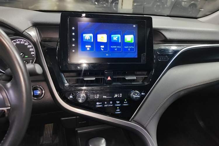Used Toyota Camry 2023 2.0GVP Premier Edition Audio And AC Panel